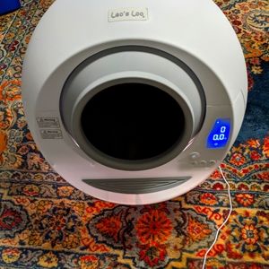 Leo's Loo automatic litter box